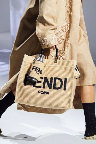 Look 40